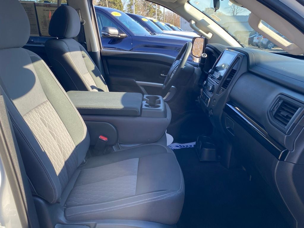 2024 Nissan Titan SV