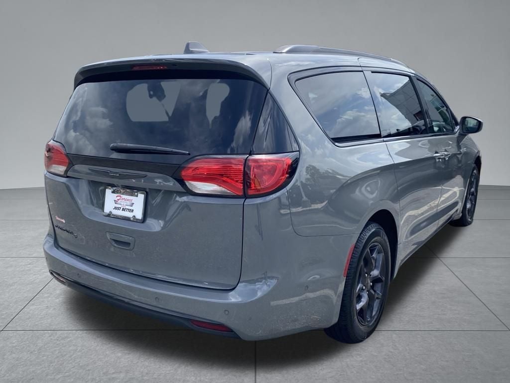 2020 Chrysler Pacifica Touring L Plus
