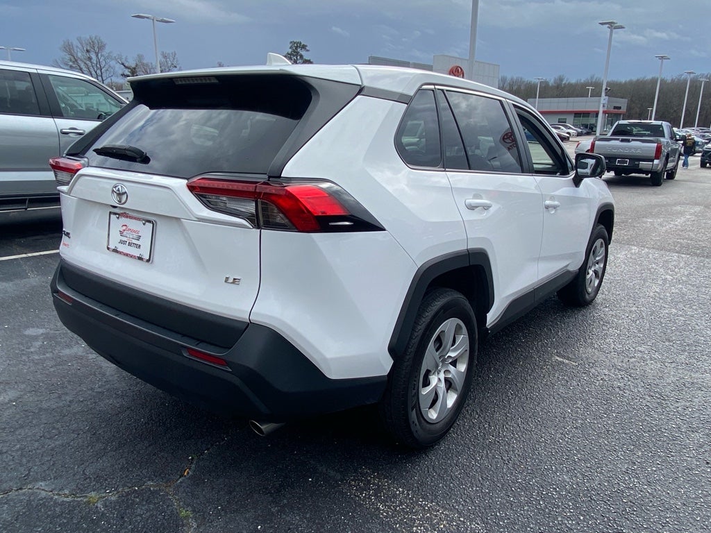 2024 Toyota RAV4 LE