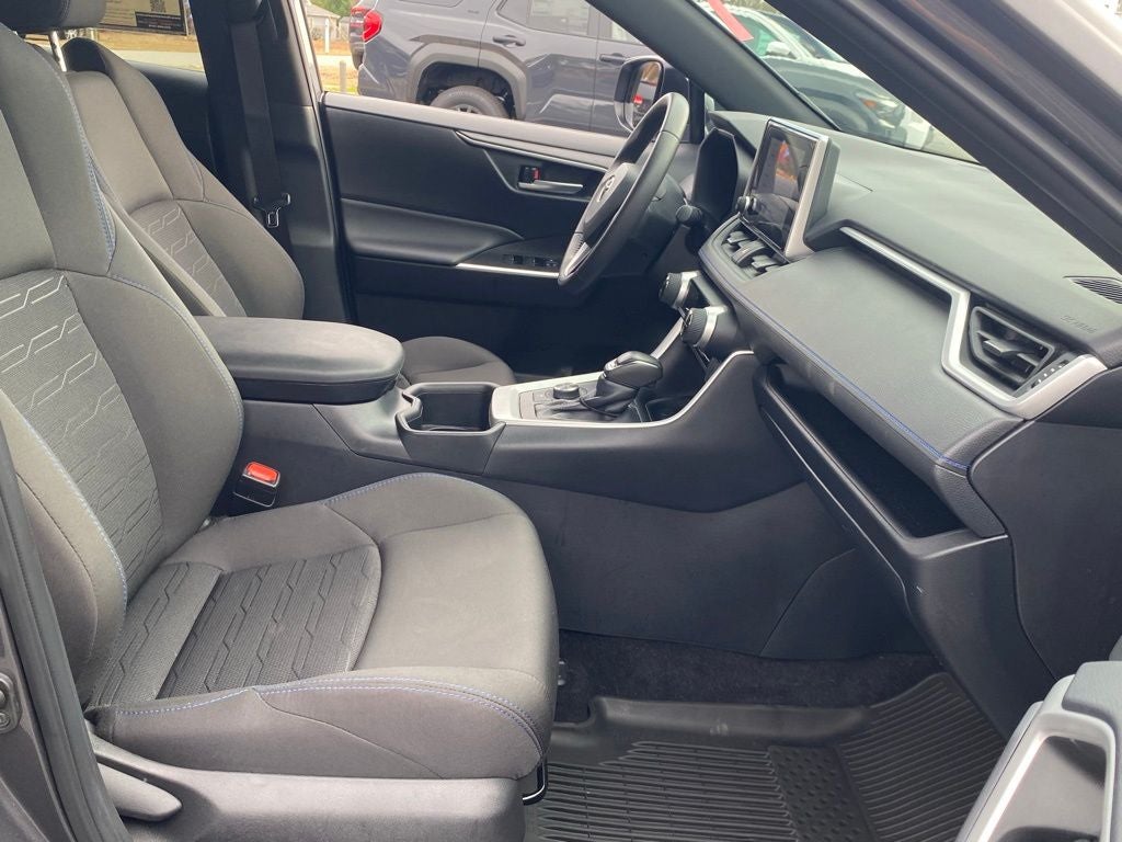 2025 Toyota RAV4 Hybrid SE