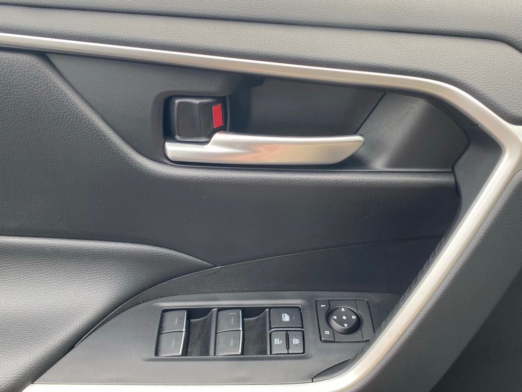 2025 Toyota RAV4 Hybrid SE