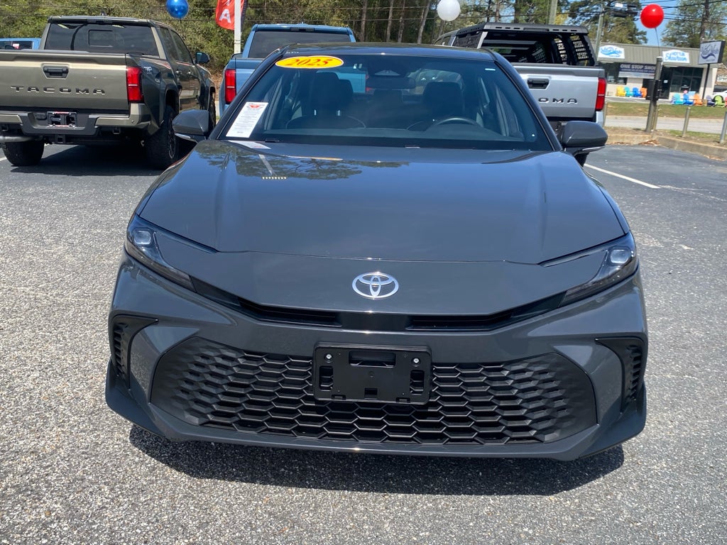 2025 Toyota Camry Hybrid SE