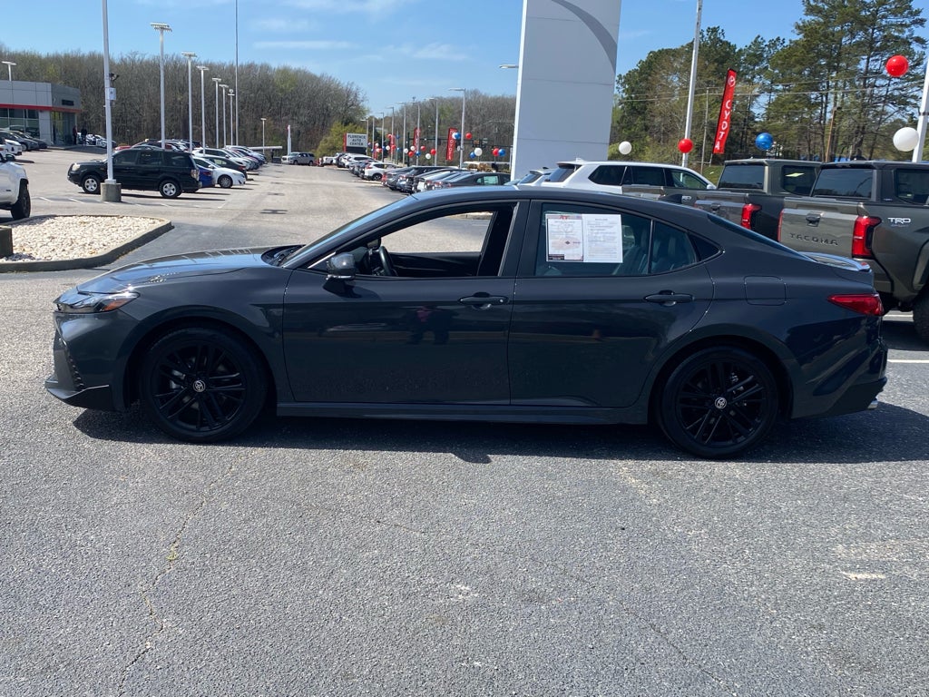 2025 Toyota Camry Hybrid SE