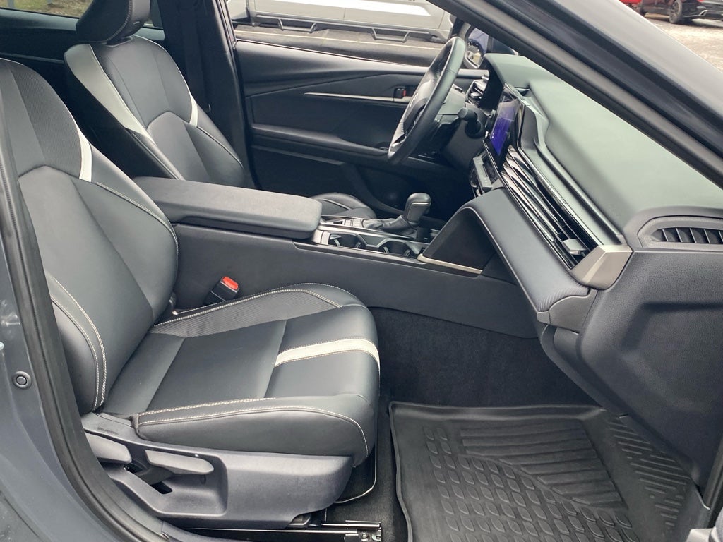 2025 Toyota Camry Hybrid SE