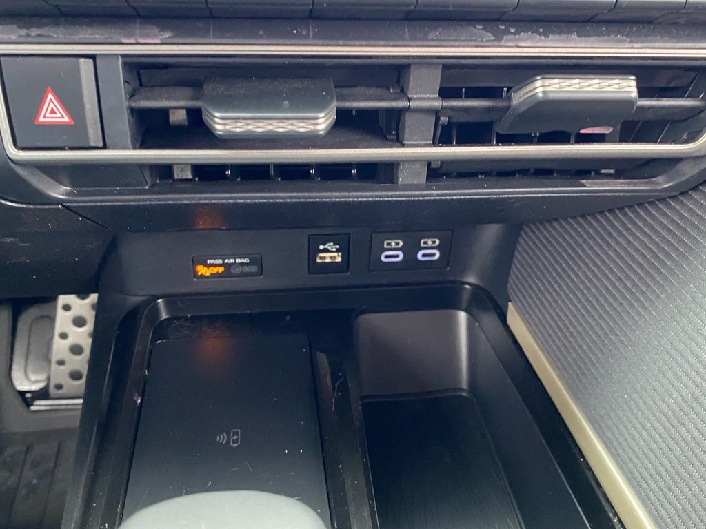 2025 Toyota Camry Hybrid SE