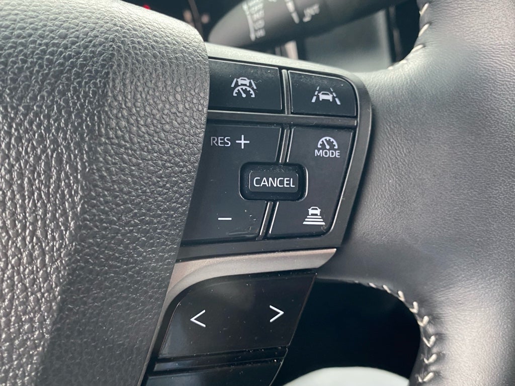 2025 Toyota Camry Hybrid SE