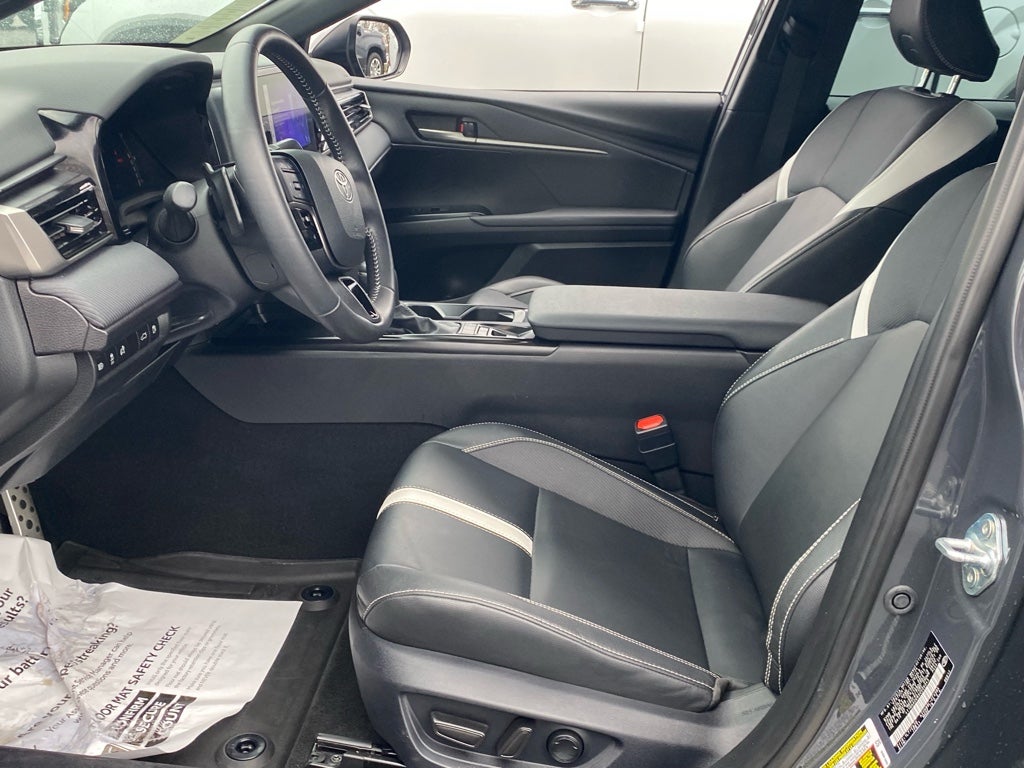 2025 Toyota Camry Hybrid SE