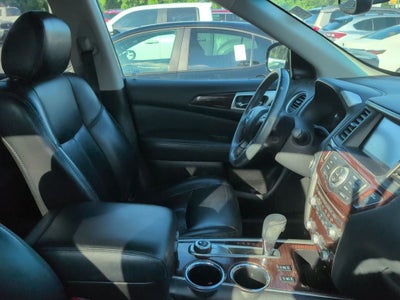2016 Nissan Pathfinder SL