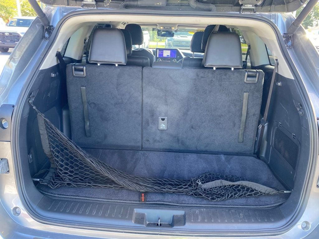 2025 Toyota Highlander Hybrid Platinum