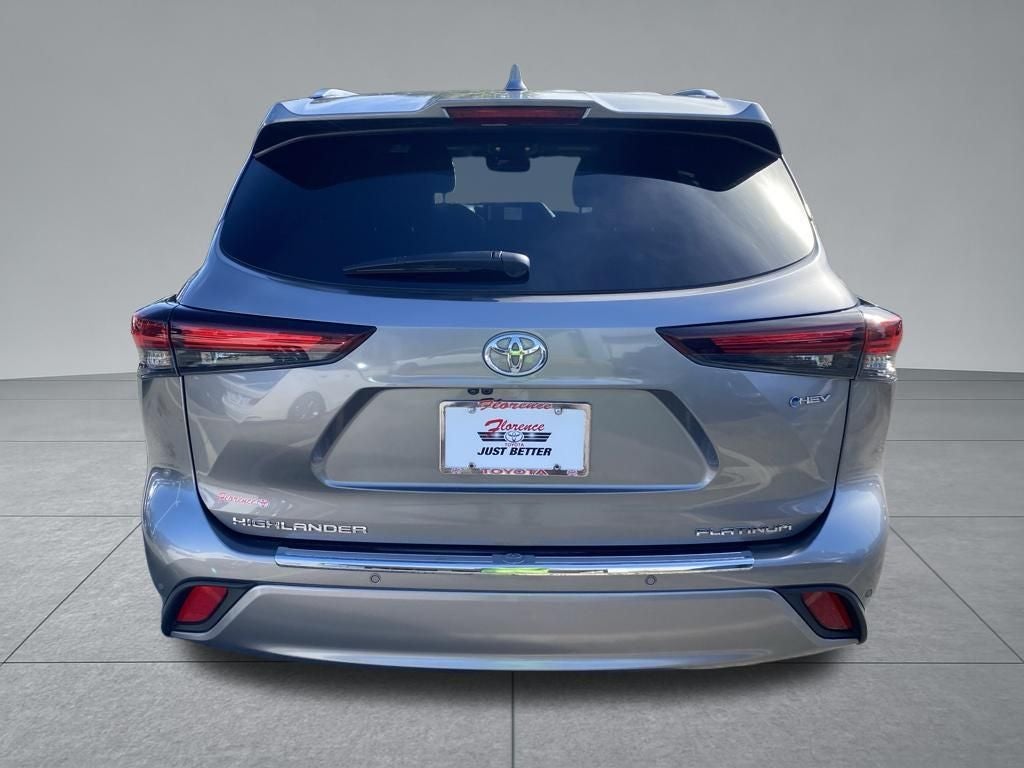 2025 Toyota Highlander Hybrid Platinum
