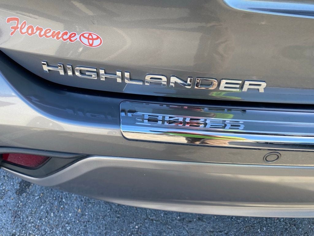 2025 Toyota Highlander Hybrid Platinum