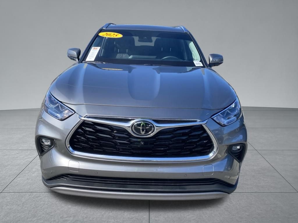 2025 Toyota Highlander Hybrid Platinum