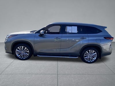 2025 Toyota Highlander Hybrid Platinum