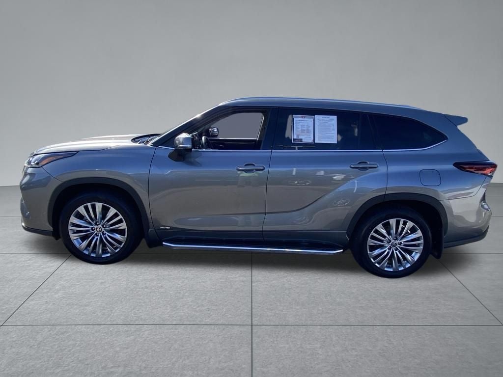 2025 Toyota Highlander Hybrid Platinum