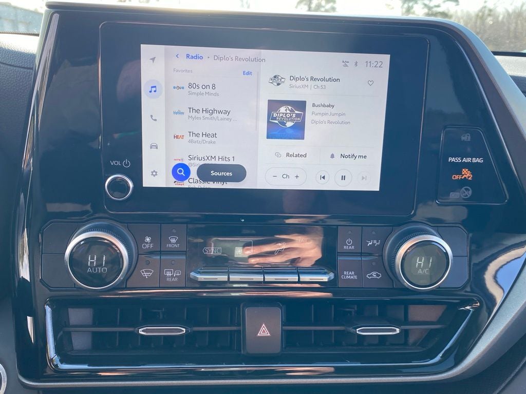 2024 Toyota Highlander LE