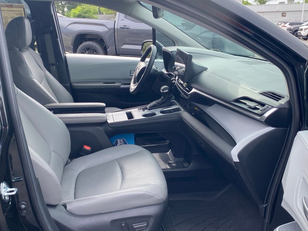 2025 Toyota Sienna XLE 7 Passenger
