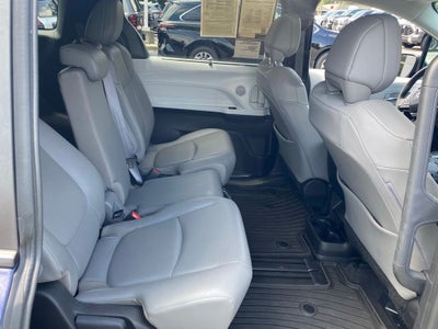 2025 Toyota Sienna XLE 8 Passenger