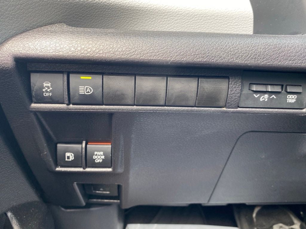 2025 Toyota Sienna XLE 8 Passenger
