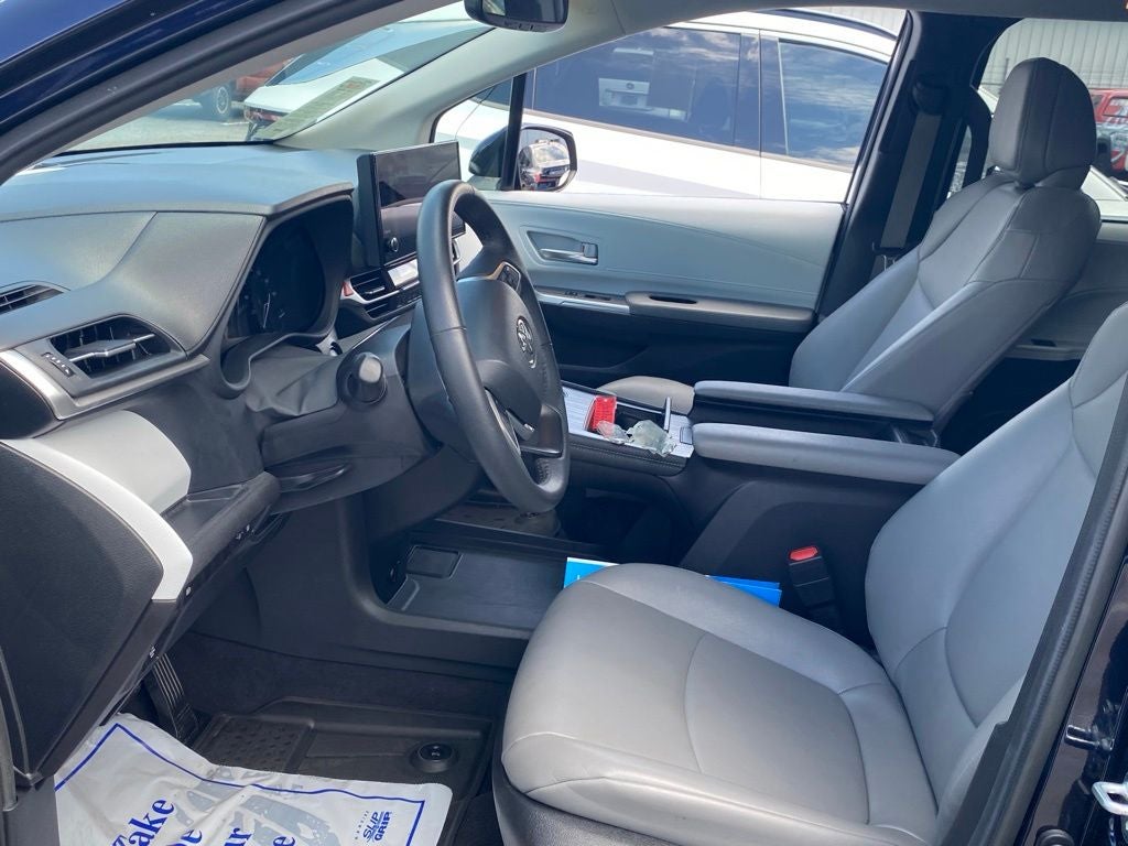 2025 Toyota Sienna XLE 8 Passenger