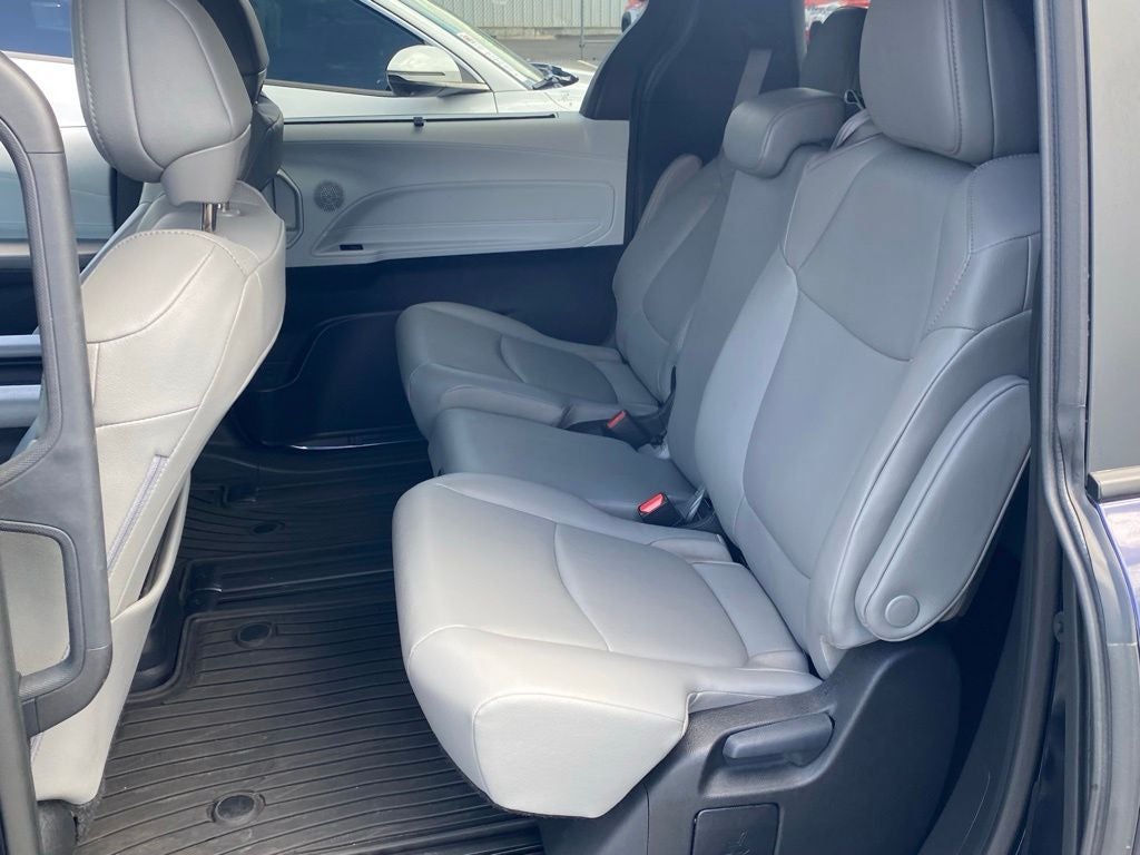 2025 Toyota Sienna XLE 8 Passenger