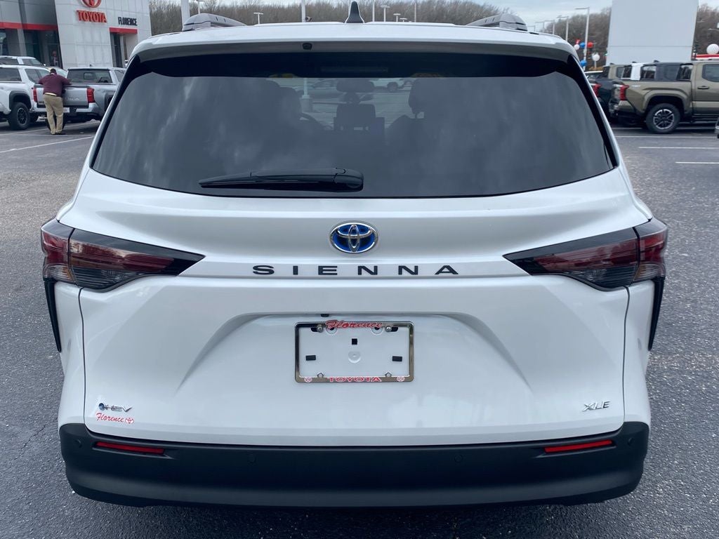 2025 Toyota Sienna XLE 8 Passenger