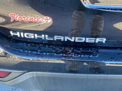 2022 Toyota Highlander LE