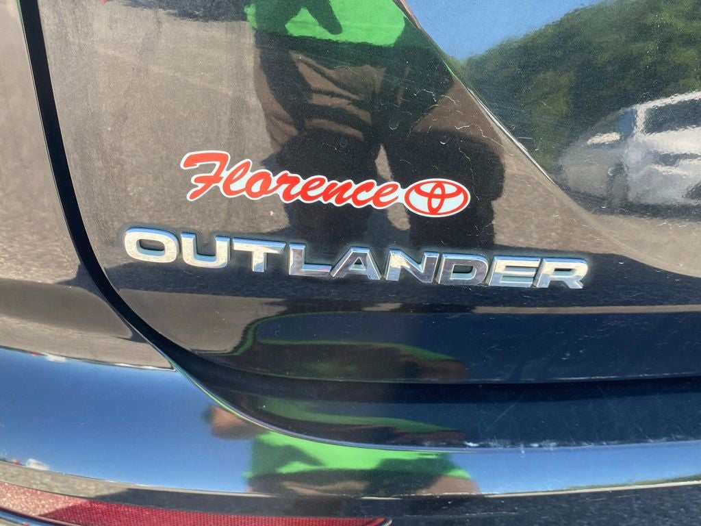 2023 Mitsubishi Outlander ES