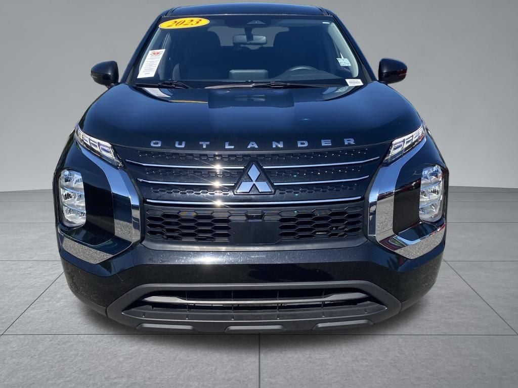 2023 Mitsubishi Outlander ES