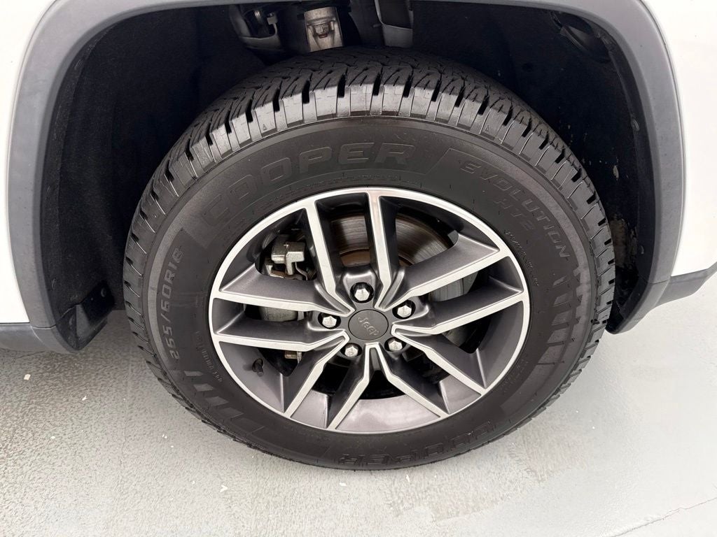2020 Jeep Grand Cherokee Laredo E
