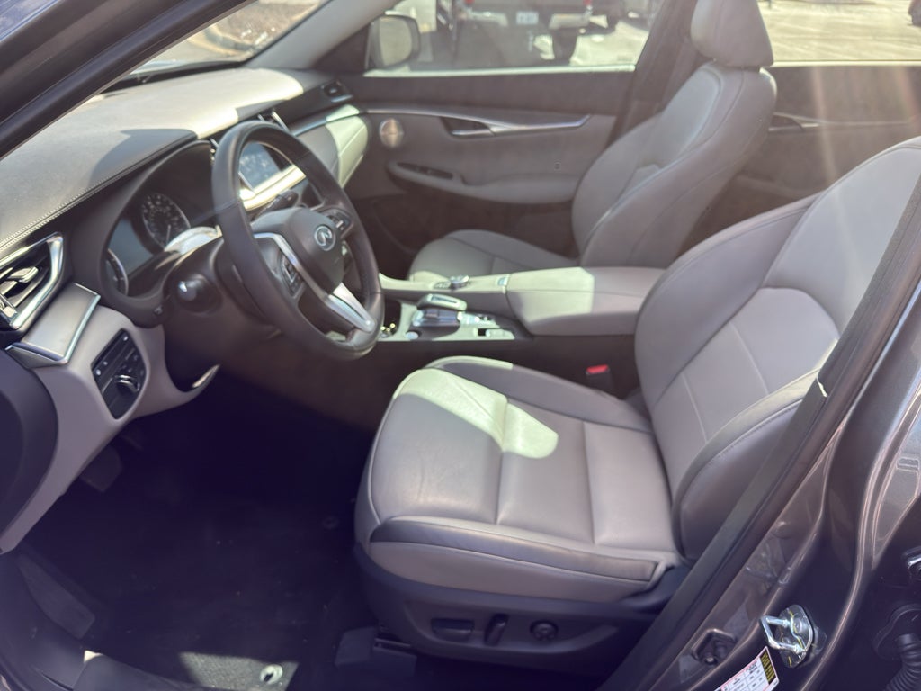 2023 INFINITI QX50 LUXE