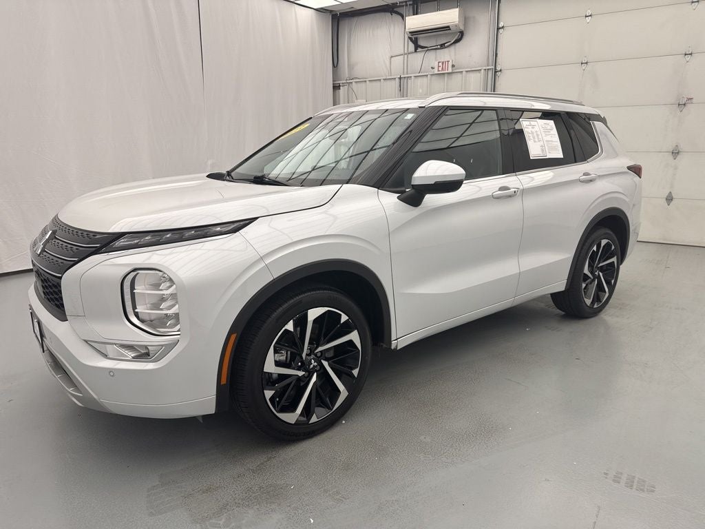 2023 Mitsubishi Outlander SEL