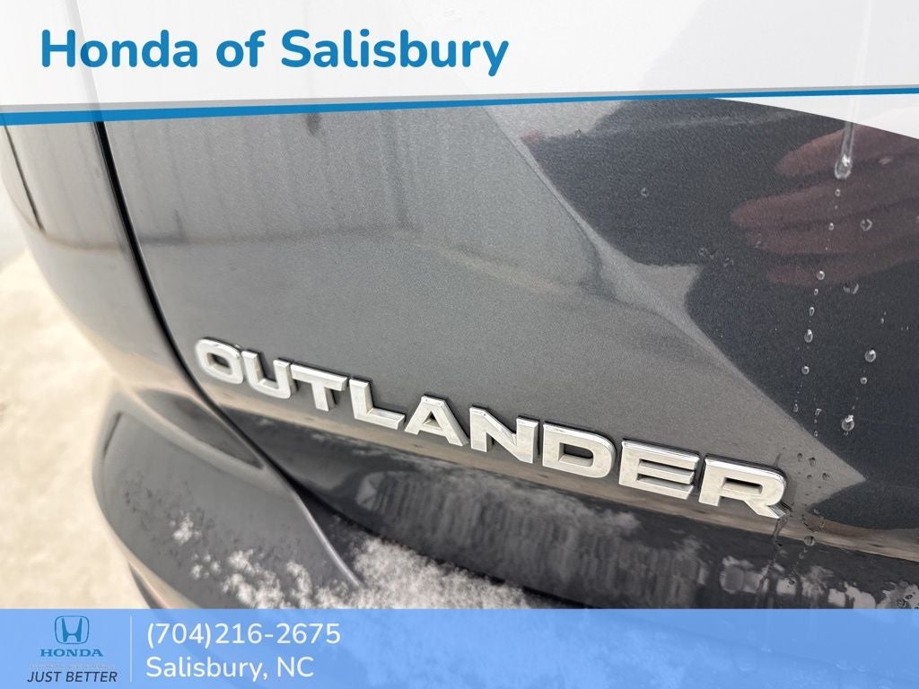 2024 Mitsubishi Outlander SE