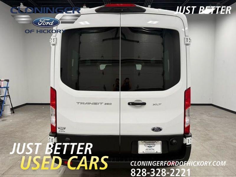 2024 Ford Transit Wagon XLT