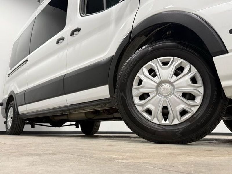 2024 Ford Transit Wagon XLT