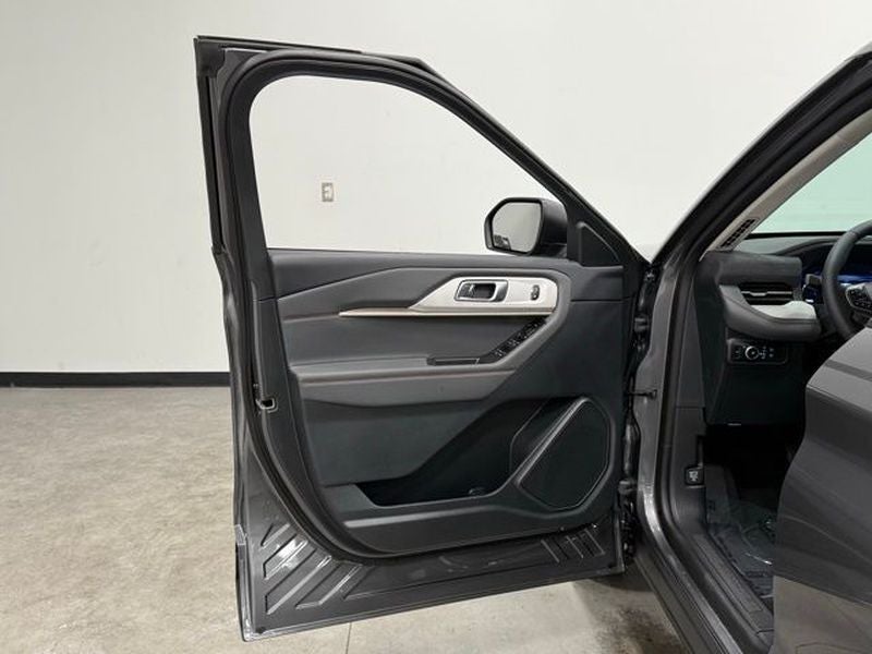 2026 Ford Explorer Active (200A)