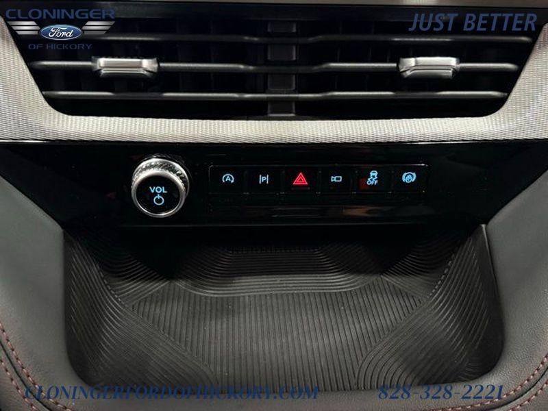 2026 Ford Explorer Active (200A)