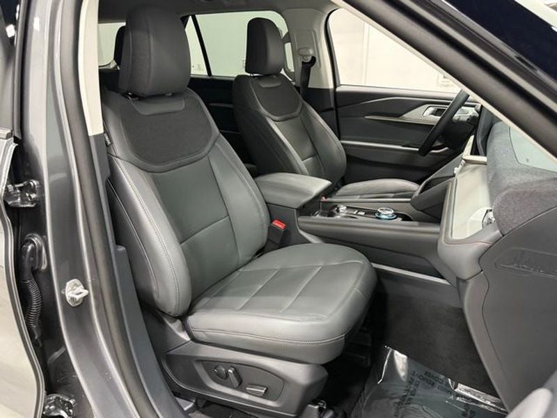 2026 Ford Explorer Active (200A)