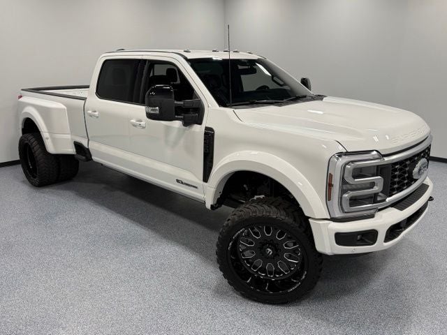 2026 Ford F-450SD Platinum DRW