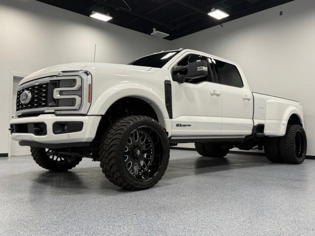 2026 Ford F-450SD Platinum DRW