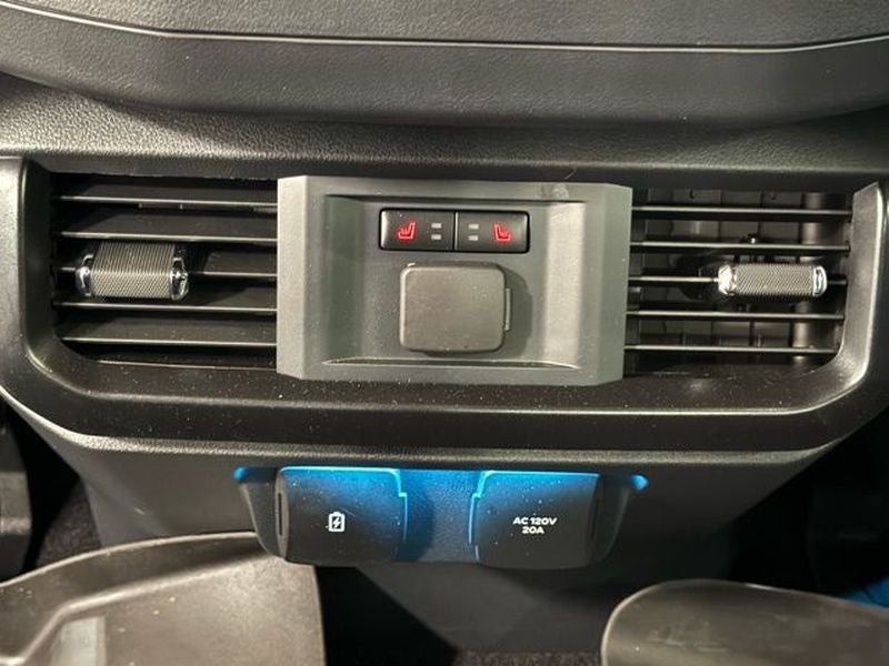 2025 Ford F-150 Raptor 37