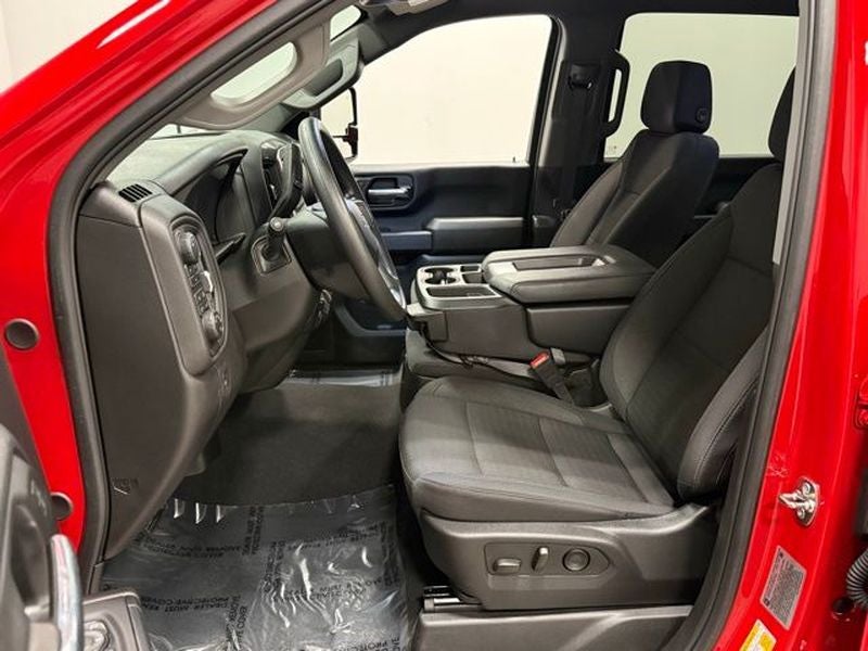 2025 Chevrolet Silverado Custom