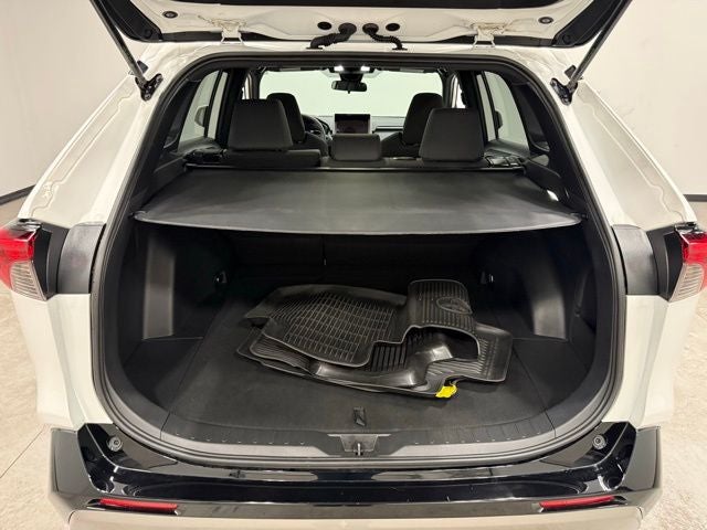 2025 Toyota RAV4 Hybrid SE