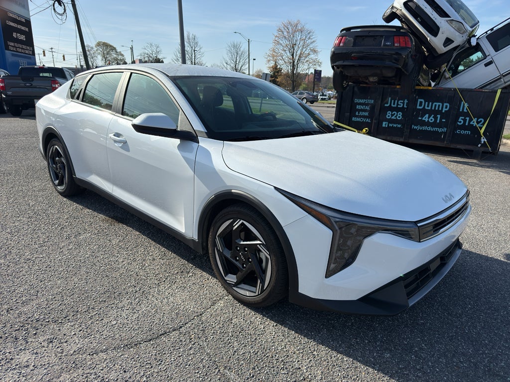 2025 Kia K4 EX