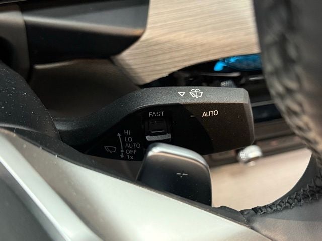 2025 BMW 3 Series 330i