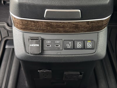 2025 Toyota Sienna Platinum