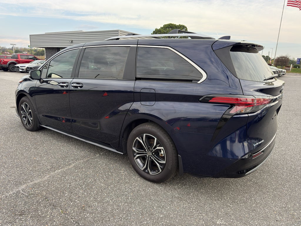 2025 Toyota Sienna Platinum
