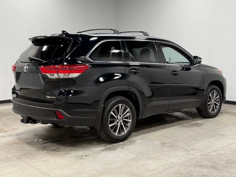 2017 Toyota Highlander SE