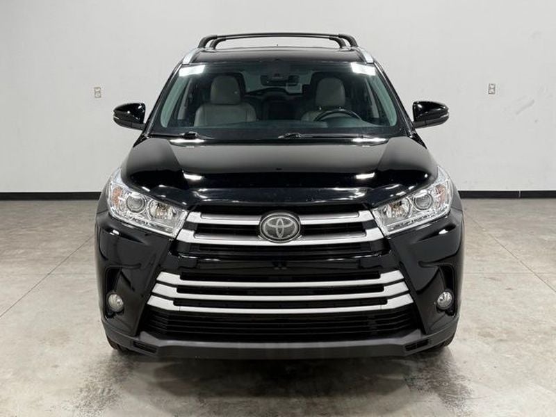 2017 Toyota Highlander SE