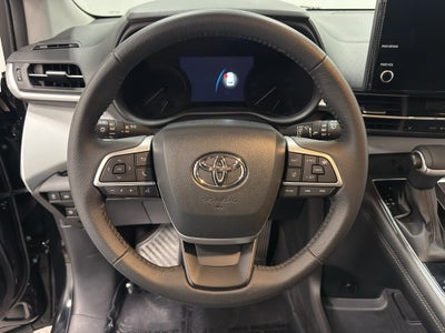 2025 Toyota Sienna XLE