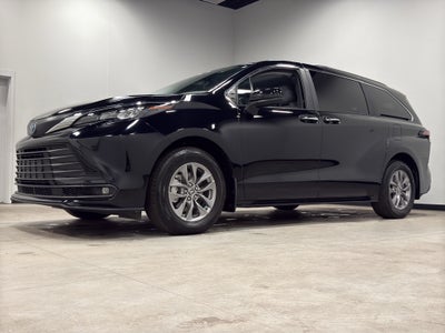 2025 Toyota Sienna XLE